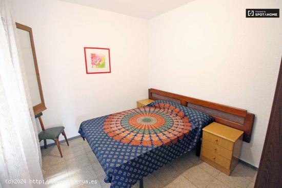  Acogedora habitación con calefacción en piso compartido, Eixample - BARCELONA 