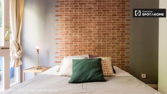 Habitación ideal con aire acondicionado en piso compartido, Eixample - BARCELONA