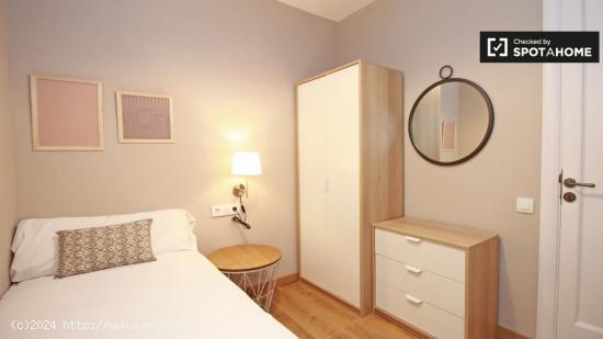 Muy elegante apartamento de 2 dormitorios en alquiler en Eixample Dreta - BARCELONA