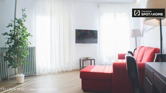Apartamento de 2 dormitorios con balcón en alquiler en Palos de Moguer - MADRID