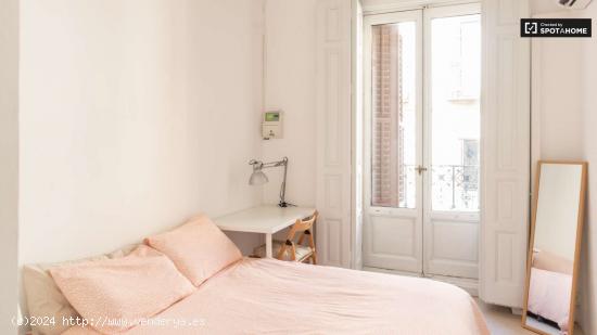  Preciosa habitación en apartamento de 12 habitaciones en Sol, Madrid - MADRID 