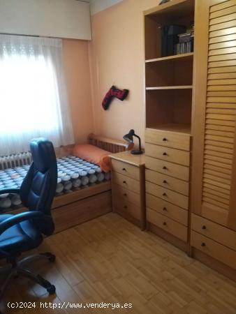  Amplia habitación en apartamento de 3 dormitorios, Prosperidad - MADRID 