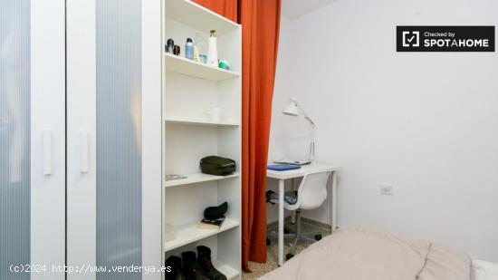 Acogedora habitación con cama doble en alquiler en Granada Centro - GRANADA