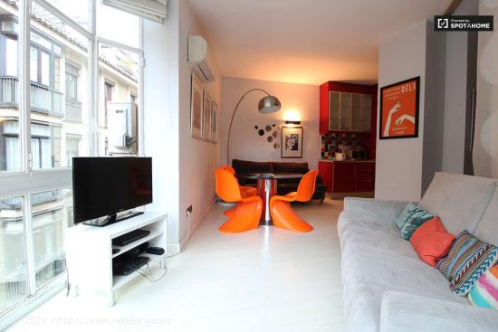  Moderno apartamento de 1 dormitorio con aire acondicionado en alquiler en Madrid Centro, cerca de Ó 