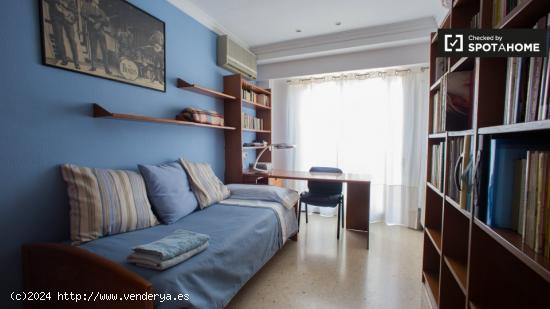 Acogedora habitación con cama individual en alquiler en Camins al Grau - VALENCIA