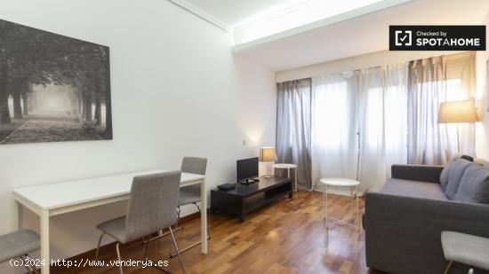 Elegante apartamento de 1 dormitorio con aire acondicionado en alquiler cerca del parque en Retiro -