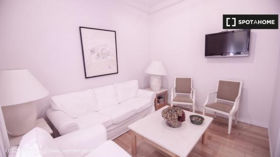 Precioso apartamento de 5 dormitorios en alquiler en Madrid Centro - MADRID