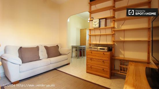 Apartamento clásico de 2 dormitorios en alquiler en Lavapiés - MADRID