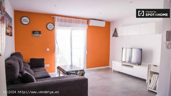 Habitación luminosa en apartamento de 3 dormitorios en Poblats Marítims - VALENCIA