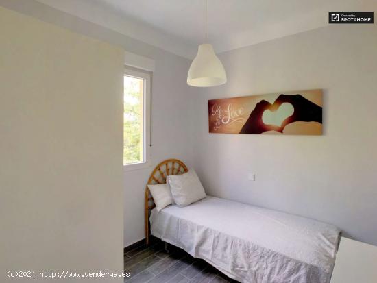  Acogedora habitación en alquiler en un apartamento de 3 dormitorios en Usera - MADRID 