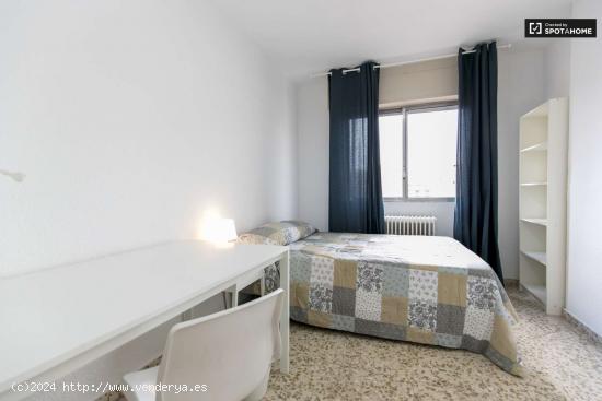  Amplia habitación en alquiler en apartamento de 5 dormitorios en Ronda - GRANADA 