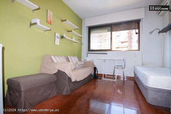  Acogedor apartamento de 1 dormitorio con acceso a la piscina en alquiler en Ciudad Lineal - MADRID 