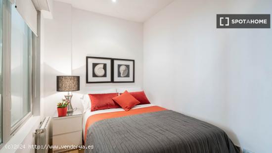 Airy apartamento de 2 dormitorios cerca del teatro Fígaro en Centro - MADRID