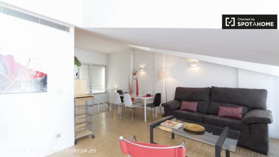 Elegante apartamento de 3 dormitorios en alquiler en Centro - MADRID