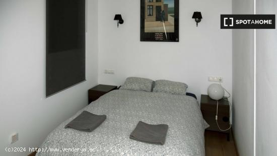 Habitaciones en alquiler en apartamento de 4 dormitorios en Valencia. - VALENCIA