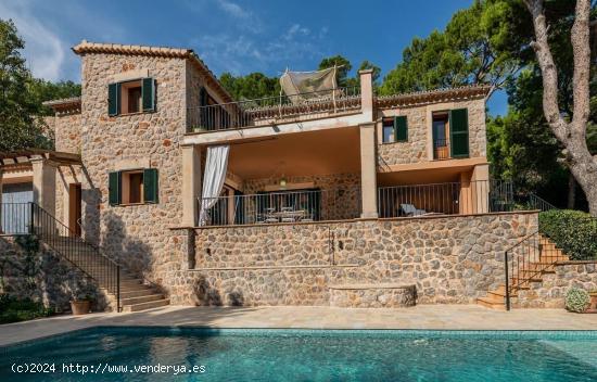 Chalet de lujo con piscina en Cala Deiá - BALEARES