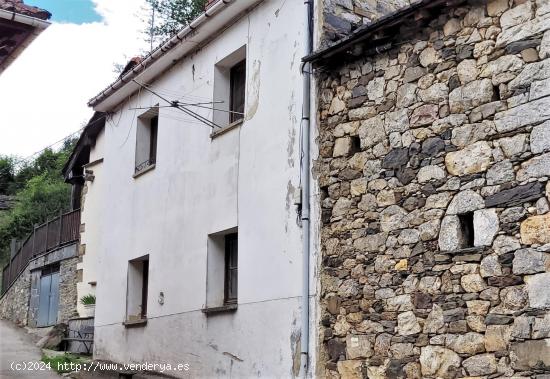  CASA RURAL EN UN PUEBLO DE LA MONTAÑA ASTURIANA - ASTURIAS 