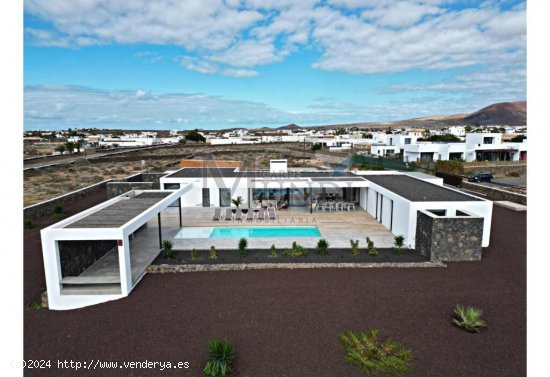 SE VENDE FANTASTICA VILLA DE LUJO, LAJARES