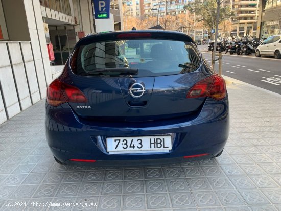 Opel Astra 1.6 Enjoy - Barcelona
