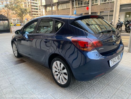 Opel Astra 1.6 Enjoy - Barcelona