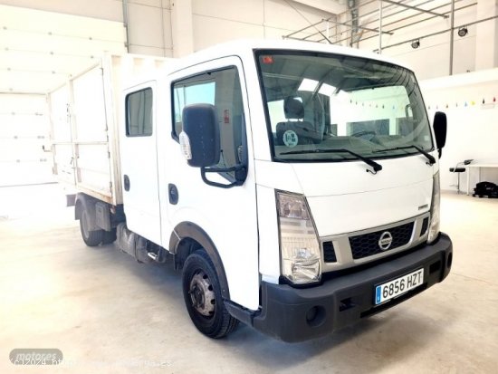 Nissan Cabstar volquete doble cabina de 2014 con 148.628 Km por 18.500 EUR. en Valencia