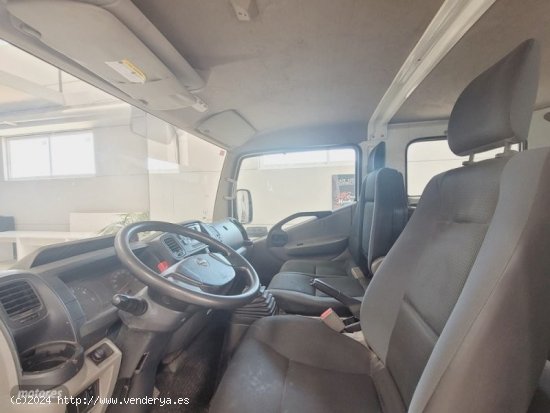 Nissan Cabstar volquete doble cabina de 2014 con 148.628 Km por 18.500 EUR. en Valencia