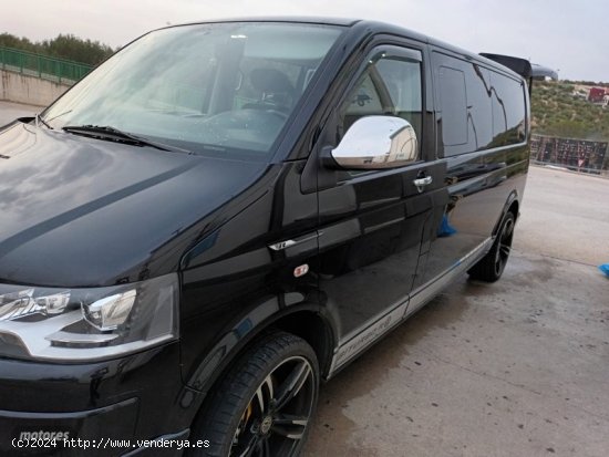 Volkswagen Caravelle Premium Corta 2.0 TDI 150kW BMT DSG 4Mot de 2016 con 220.000 Km por 40.000 EUR.