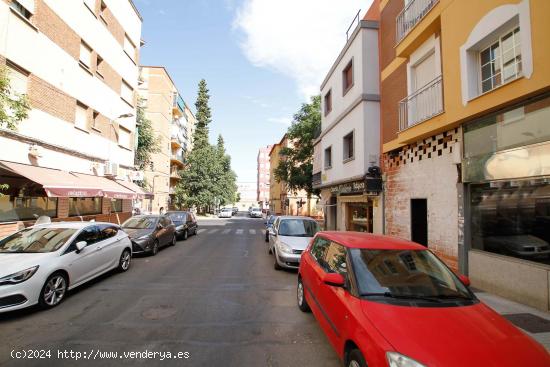 Local Comercial en Pardaleras - BADAJOZ