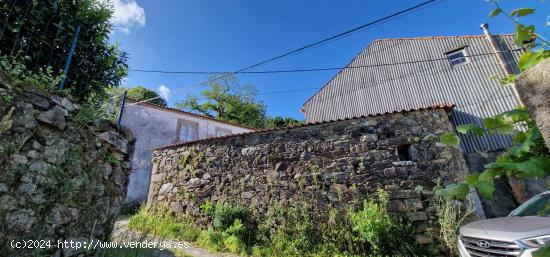 CASA DE PIEDRA CON TERRENO OPARA REFORMAR EN OUTES - A CORUÑA