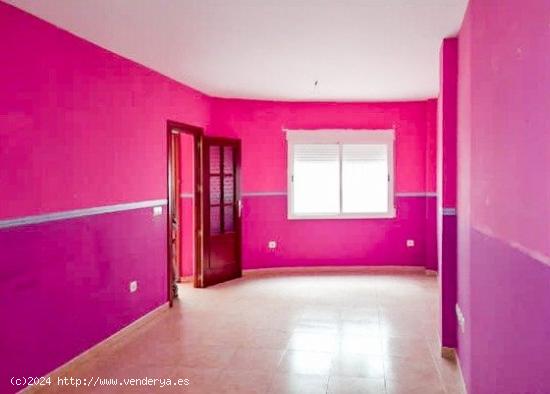 Bonito piso de 3 dormitorios, en la calle Trinidad de Peligros. - GRANADA