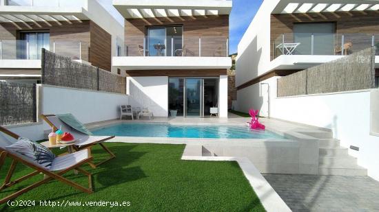  VILLA MODERNA 3 DORM.DE NUEVA CONSTRUCCIÓN EN VILLAMARTIN - ALICANTE 