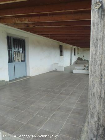 FINCA CON CASA  DE 204 M2  ZONA DE HUERCAL-OVERA - ALMERIA