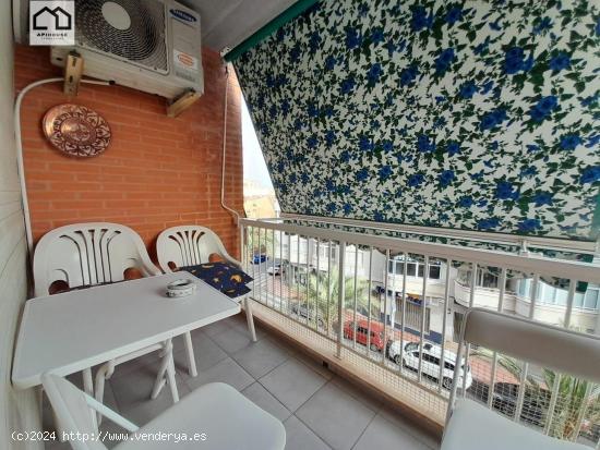  APIHOUSE VENDE PISO DE DOS HABITACIONES + GARAJE  EN TORREVIEJA ZONA PLAYA DEL CURA.PRECIO 145.000 