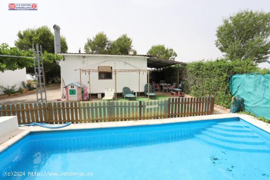  SE VENDE CHALET CON LUZ, AGUA, 400 OLIVOS - CIUDAD REAL 