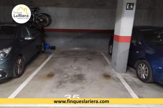 PLAZA DE PARKING A LA VENTA A LA CALLE DOEDES. - BARCELONA