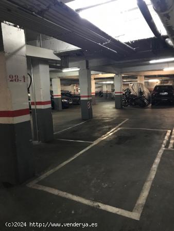 PLAZA DE PARKING EN LA CALLE CALABRIA TOCANDO LA AVENIDA PARALELO - BARCELONA