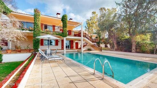 Chalet con gran anexo y piscina en Sa Cabaneta - BALEARES