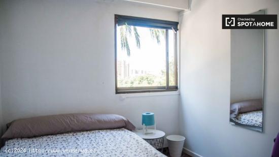 Estupenda habitación para alquilar en un apartamento de 6 dormitorios en Algirós, Valencia - VALEN