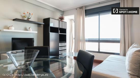 Soleado apartamento de 1 dormitorio con balcón en alquiler en Tetuán, Madrid - MADRID