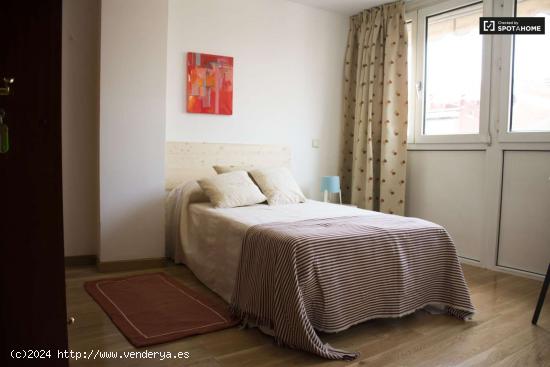  Encantadora habitación en piso de 5 dormitorios en Chueca, Madrid - MADRID 