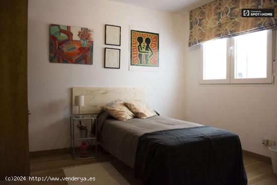  Acogedora habitación en piso de 5 dormitorios en Chueca, Madrid - MADRID 