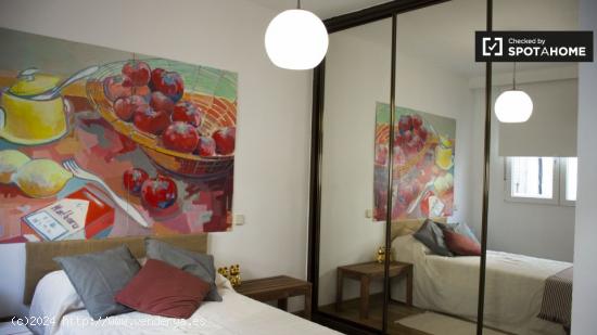 Habitación doble en apartamento de 5 dormitorios en Chueca, Madrid - MADRID