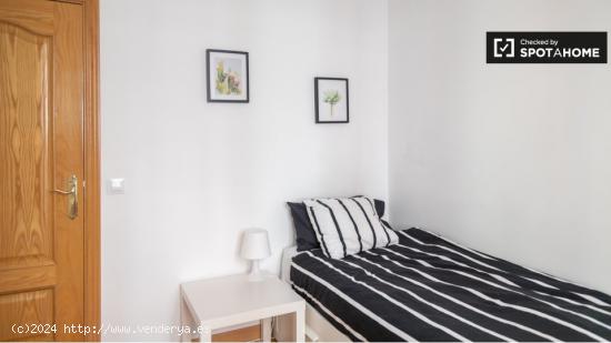 Cómoda habitación con cama individual en alquiler en La Latina - MADRID