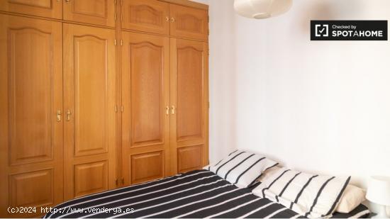 Bonita habitación con cama individual en alquiler en La Latina - MADRID