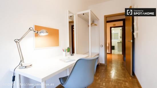 Elegante habitación en alquiler en apartamento de 6 dormitorios, Nueva España - MADRID