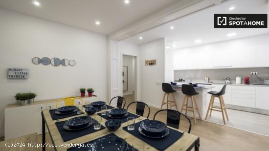 Cama en alquiler en apartamento de 5 dormitorios, Sants - BARCELONA