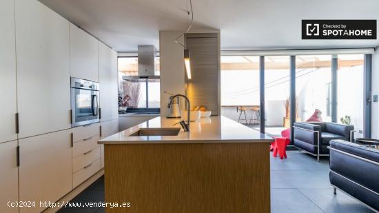 Soleado apartamento de 2 dormitorios con terraza en alquiler en Poblats Marítims - VALENCIA