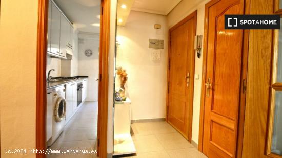 Se alquila habitación en apartamento de 4 dormitorios en la tranquila Villaverde - MADRID