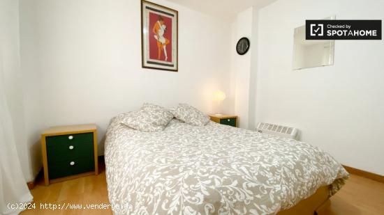 Acogedora habitación en alquiler en apartamento de 3 dormitorios en Poblats Marítims - VALENCIA