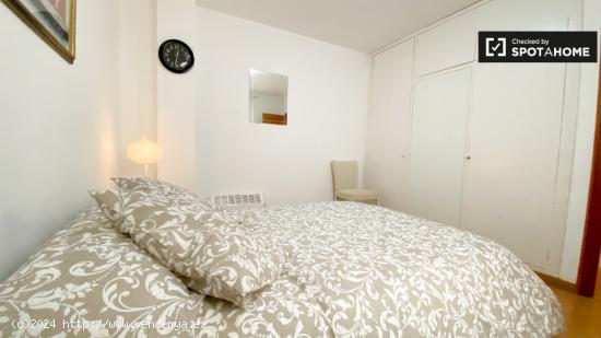 Acogedora habitación en alquiler en apartamento de 3 dormitorios en Poblats Marítims - VALENCIA